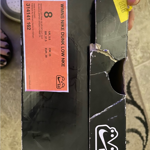 Nike dunk low 6.0 yellow pink gold size 8.0 - Picture 6 of 9